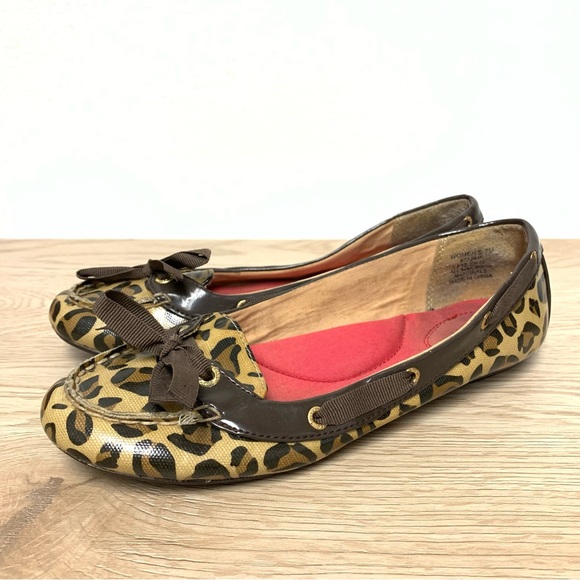 Sperry Leopard Print Deck Loafers Boat‎ Shoes 7 Coated Patent Animal Print Flats - Picture 1 of 9